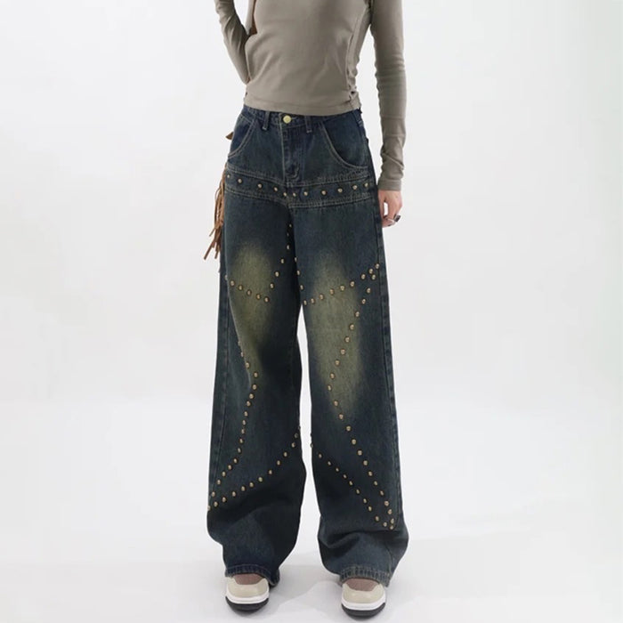 Braune Jeans mit Sternnieten