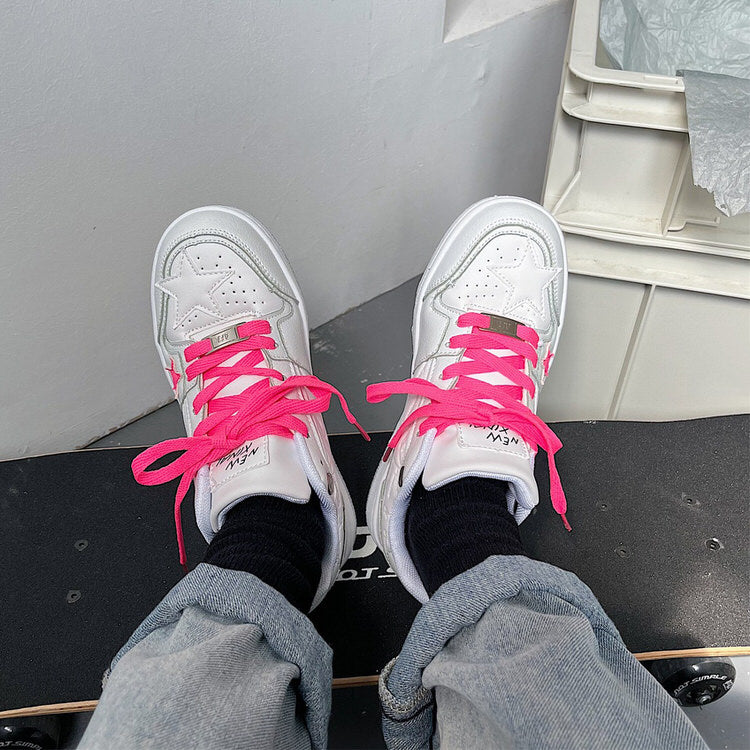 Sneakers mit Stern in Bubblegum-Pink in Weiß