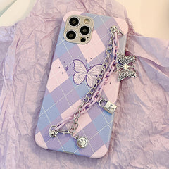 Funda para iPhone con diseño de rombos y cadena de mariposas