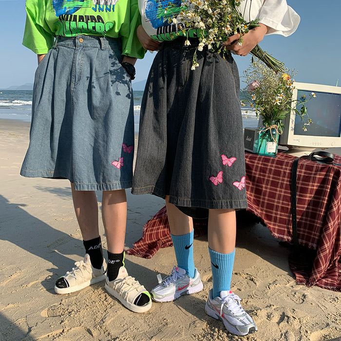 Shorts vaqueros con bordado de mariposas