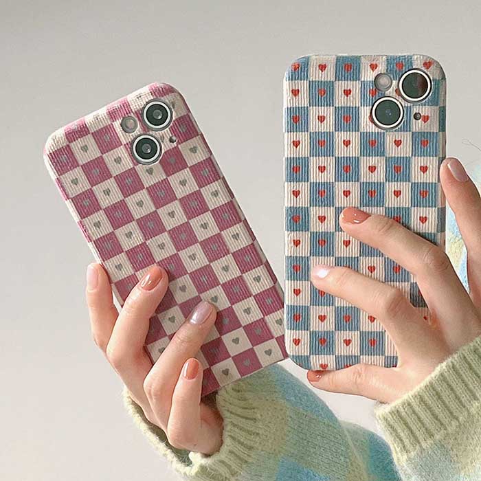 Funda para iPhone con corazones adorables 