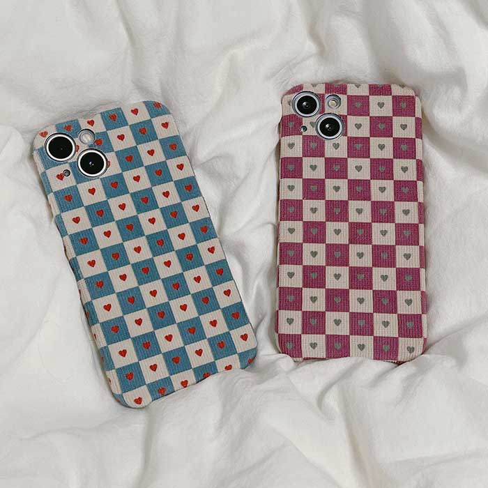 Funda para iPhone con corazones adorables 