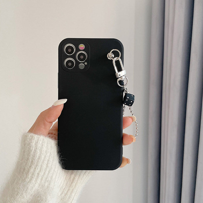 Funda para iPhone con cadena de dados 