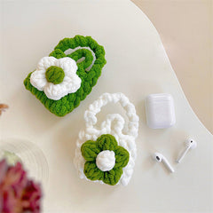 Estuche de AirPods con flores de crochet