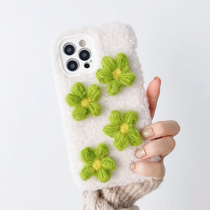 Funda para iPhone con flores de crochet