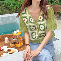 Top de crochet con jardín de flores