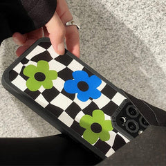 Funda para iPhone con estética indie floral