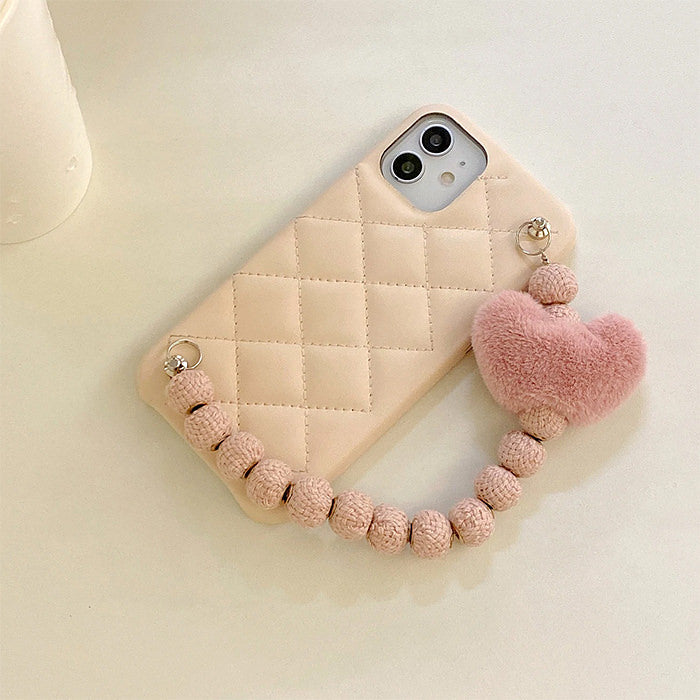 Funda para iPhone con cadena de corazón esponjoso