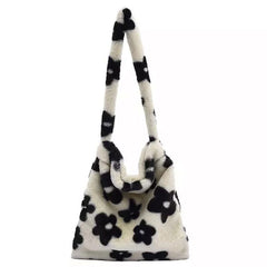 Bolso de hombro con flores afelpadas