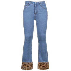 Flauschige Jeans mit Leopardenbesatz