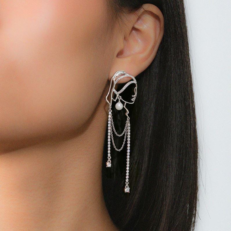 Girl With a Pearl Outline Earrings