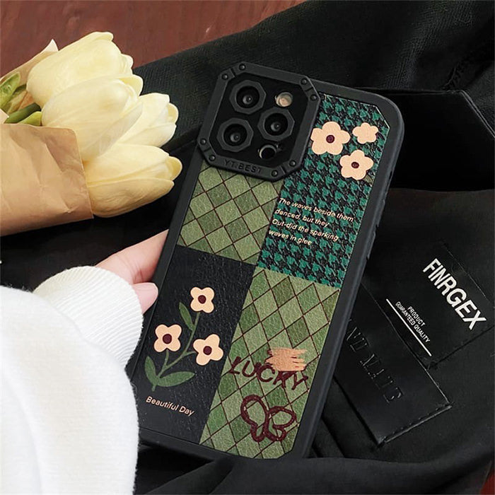 Funda para iPhone con parches de rombos verdes