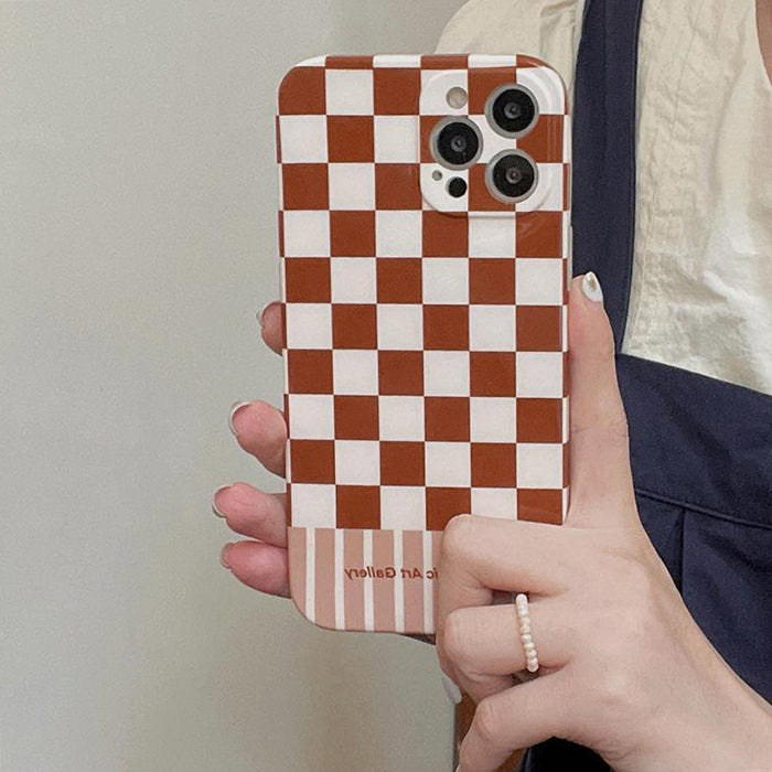 Funda Groovy Mirror Checker para iPhone