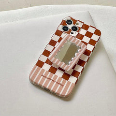 Funda Groovy Mirror Checker para iPhone