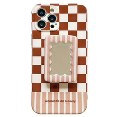 Funda Groovy Mirror Checker para iPhone