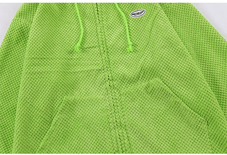 Sudadera unisex con capucha verde mística y cuernos de demonio