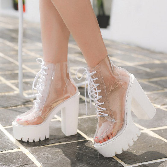 Transparente Pumps mit Schnürung