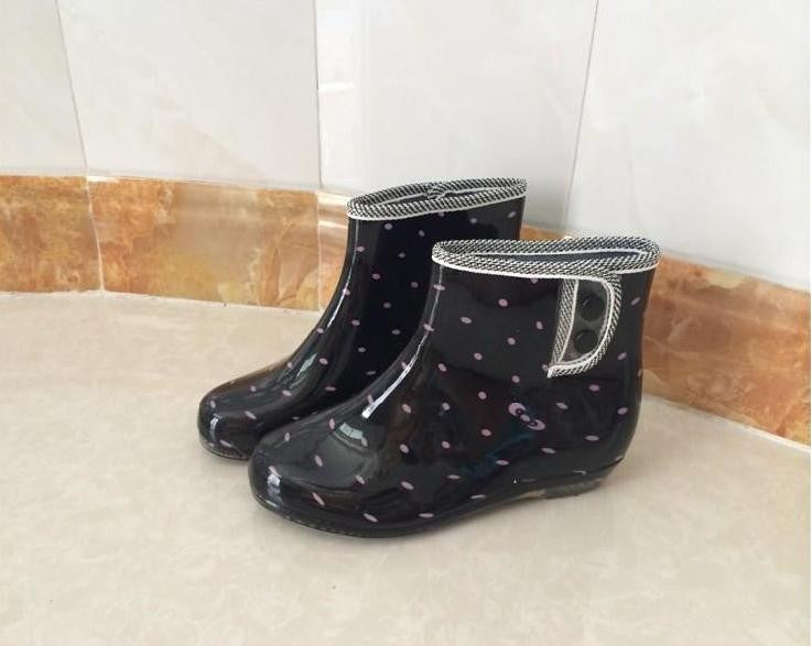 Botas de lluvia de goma antideslizantes y elegantes