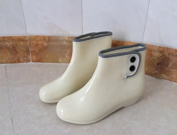 Botas de lluvia de goma antideslizantes y elegantes