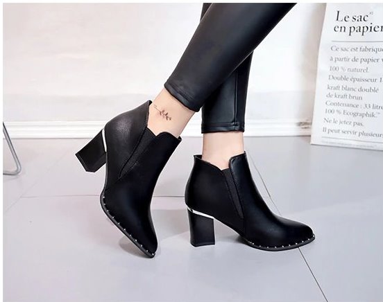 Botas de tacón alto estilo británico con remaches 