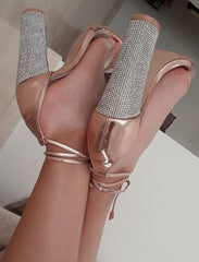 Sandalias de tacón alto con tiras y tacones cuadrados de diamantes de imitación 