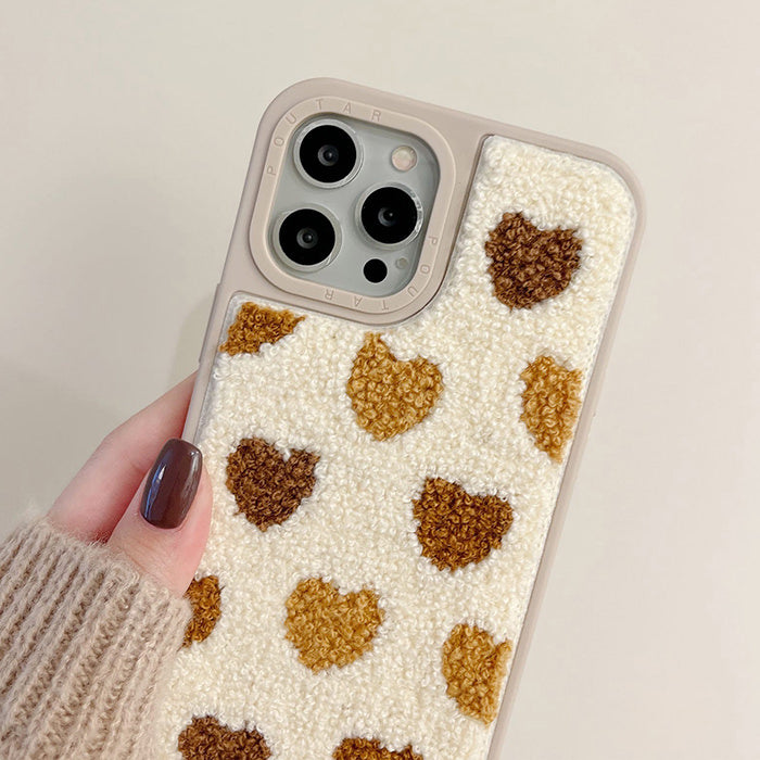 Funda para iPhone con corazones peludos