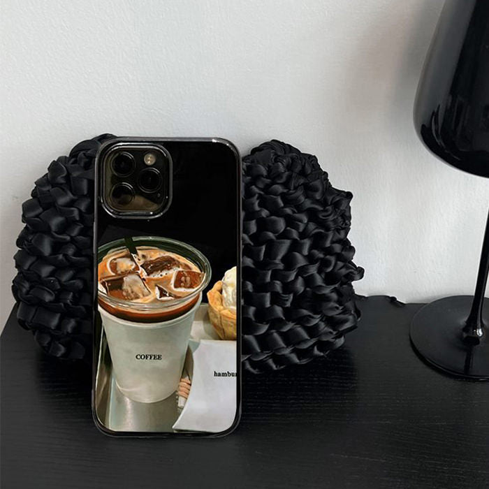 Funda para iPhone con café helado