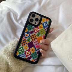 Funda para iPhone con bordado de estética indie