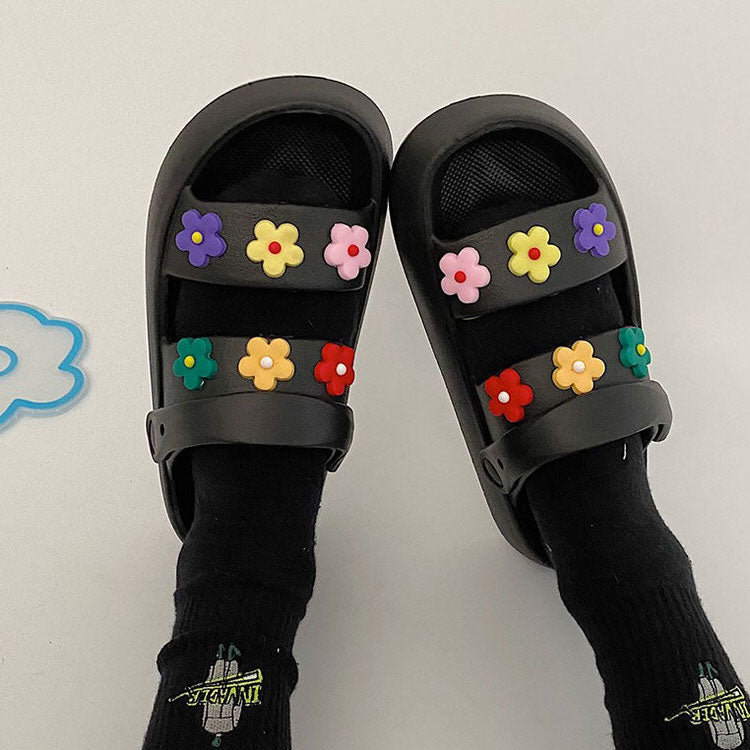 Sandalias de flores con estética indie