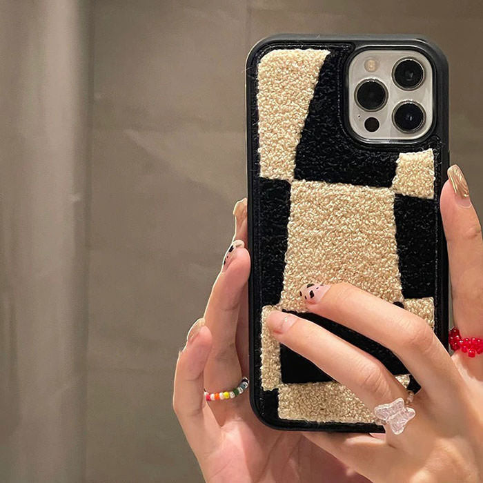 Funda para iPhone con diseño de osito de peluche de estética indie