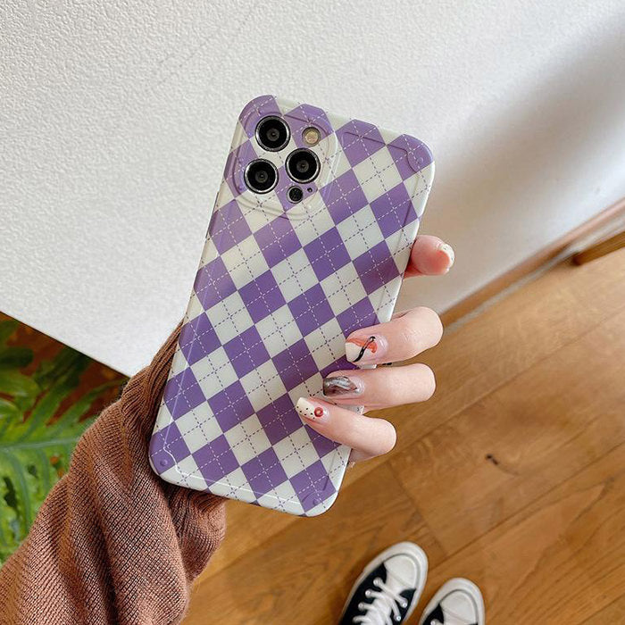 Funda para iPhone con diseño de rombos lila