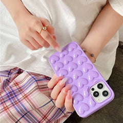 Funda para iPhone con corazón de burbujas color lila