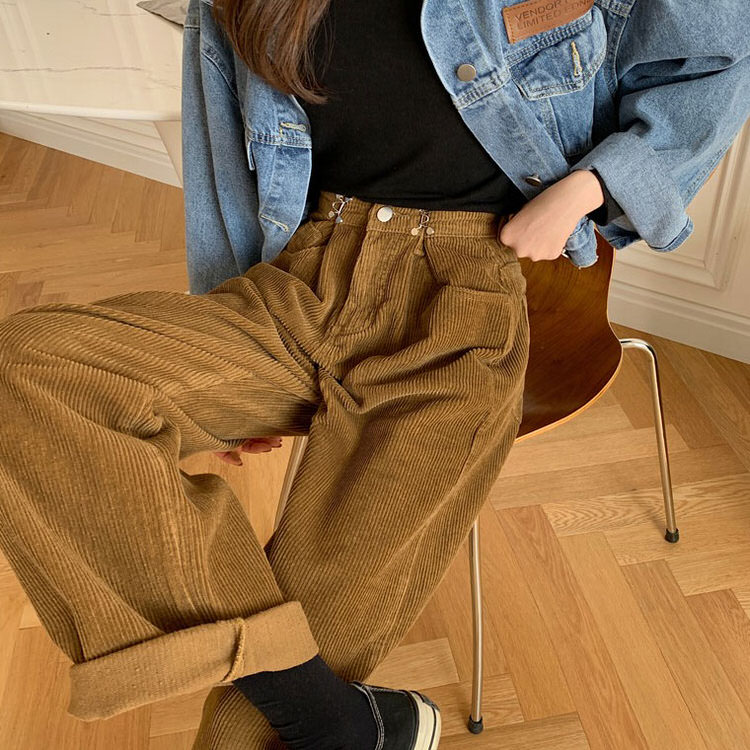 Pantalones de pana de estilo minimalista