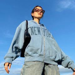 Kapuzenpullover mit New York-Stickerei