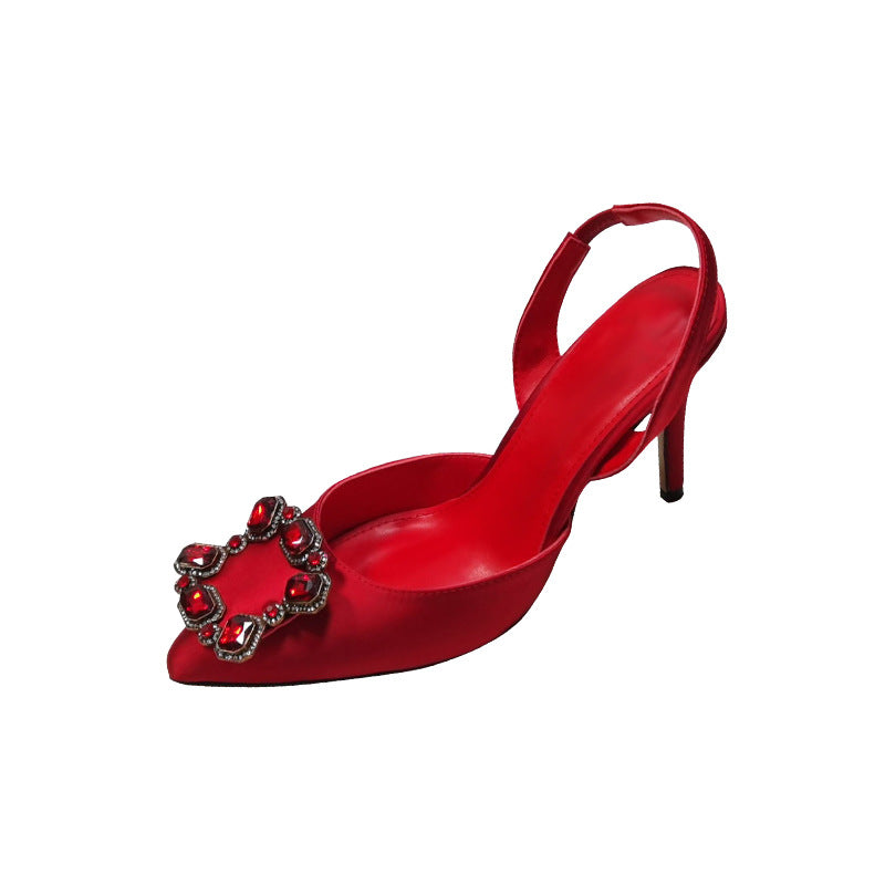 Rote Slingback-Pumps aus Satin mit Stilettoabsatz