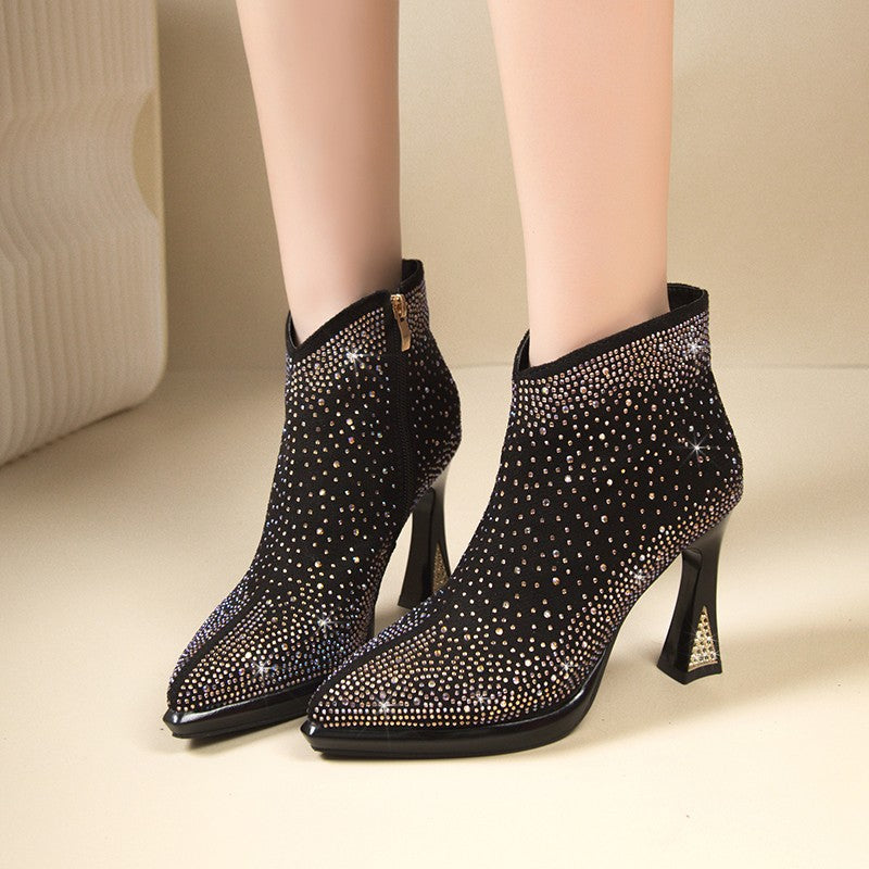Botines brillantes de tacón fino con cremallera 