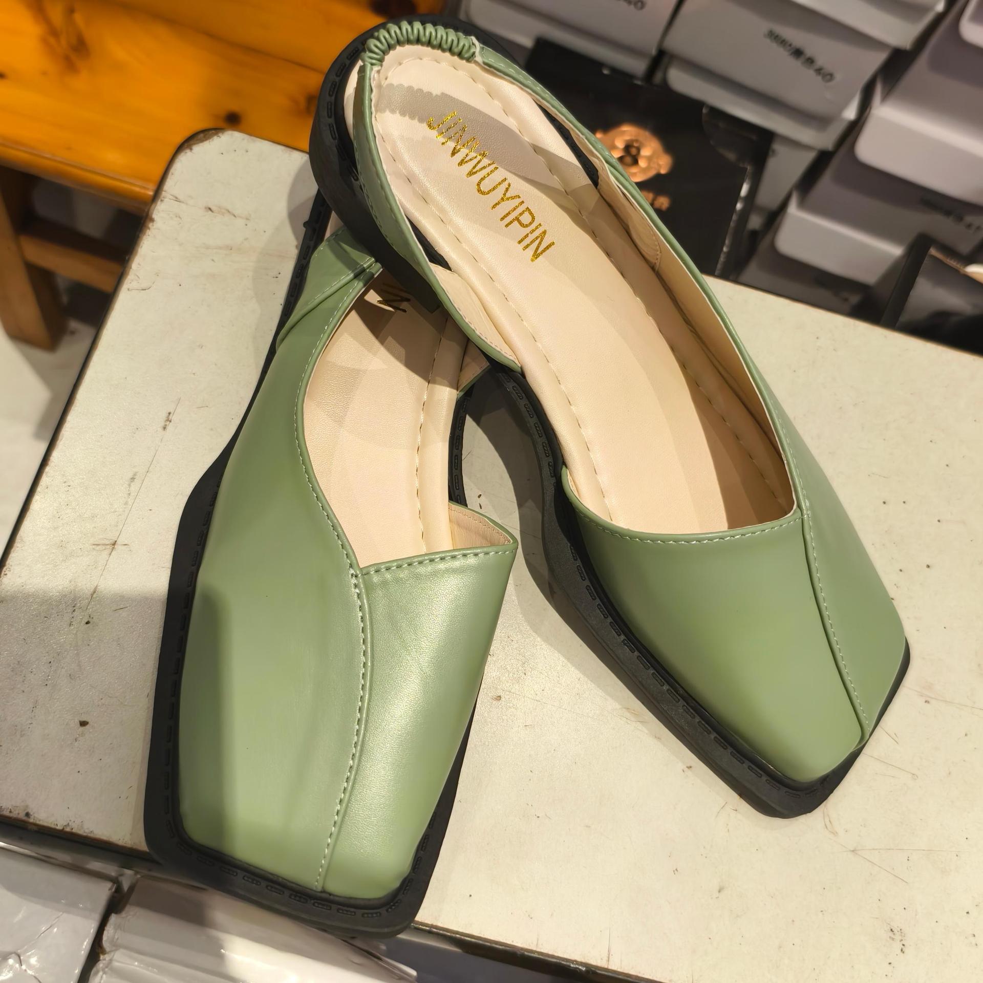 Flat-Bottomed Square-Toed Mary Zhen Sandals