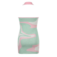 Pastellfarbenes Neckholderkleid mit Candy-Print