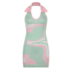 Vestido halter de color pastel caramelo