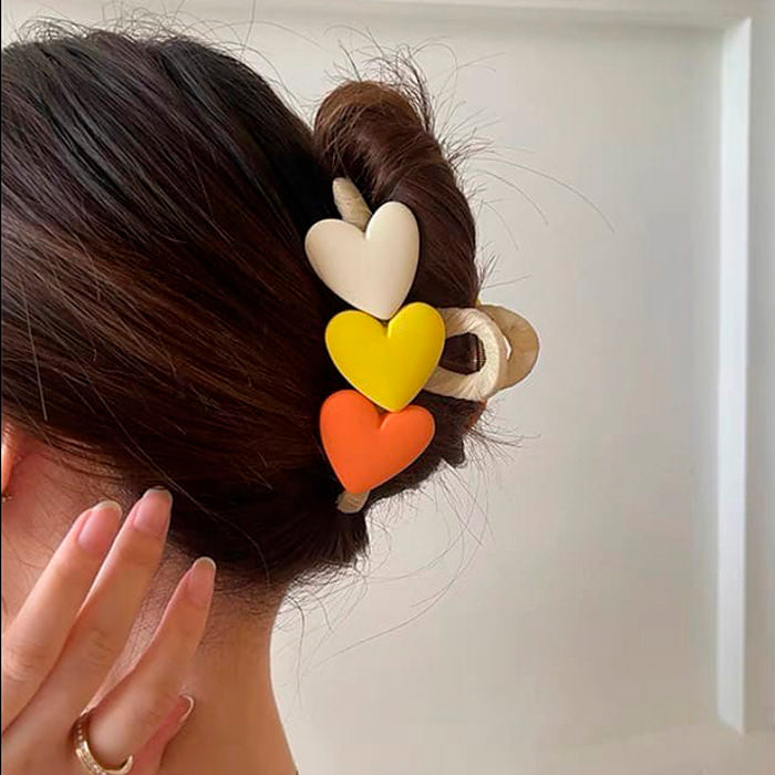 Pinza para el pelo con forma de corazón pastel