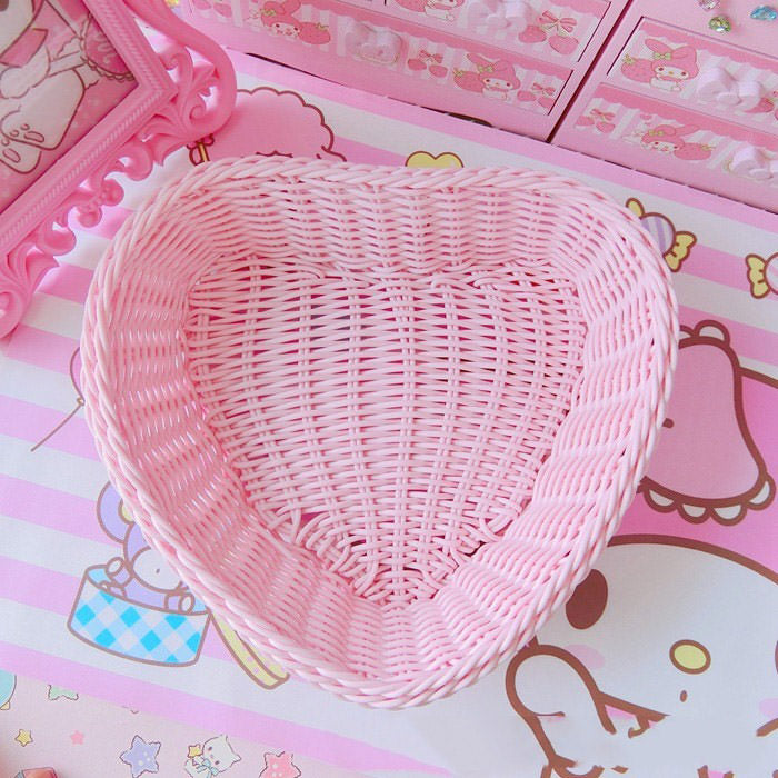 Cesta de almacenamiento con forma de corazón pastel