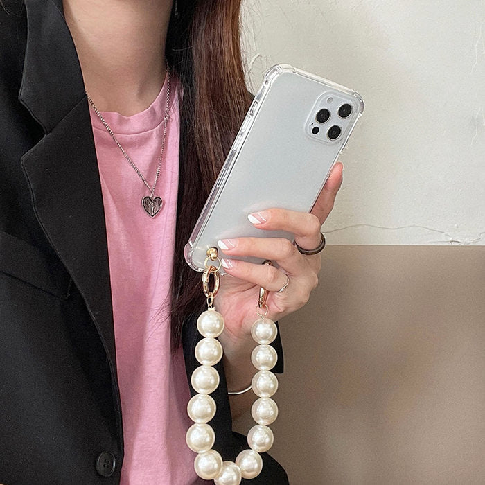 Funda para iPhone con cadena de perlas