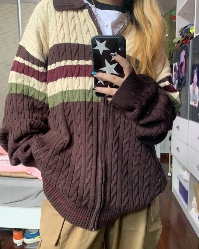 Preppy Aesthetic Cardigan mit gestreiftem Kragen