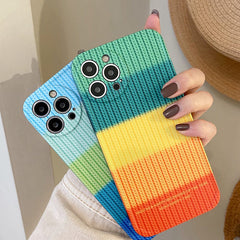 Funda de iPhone de crochet arcoíris