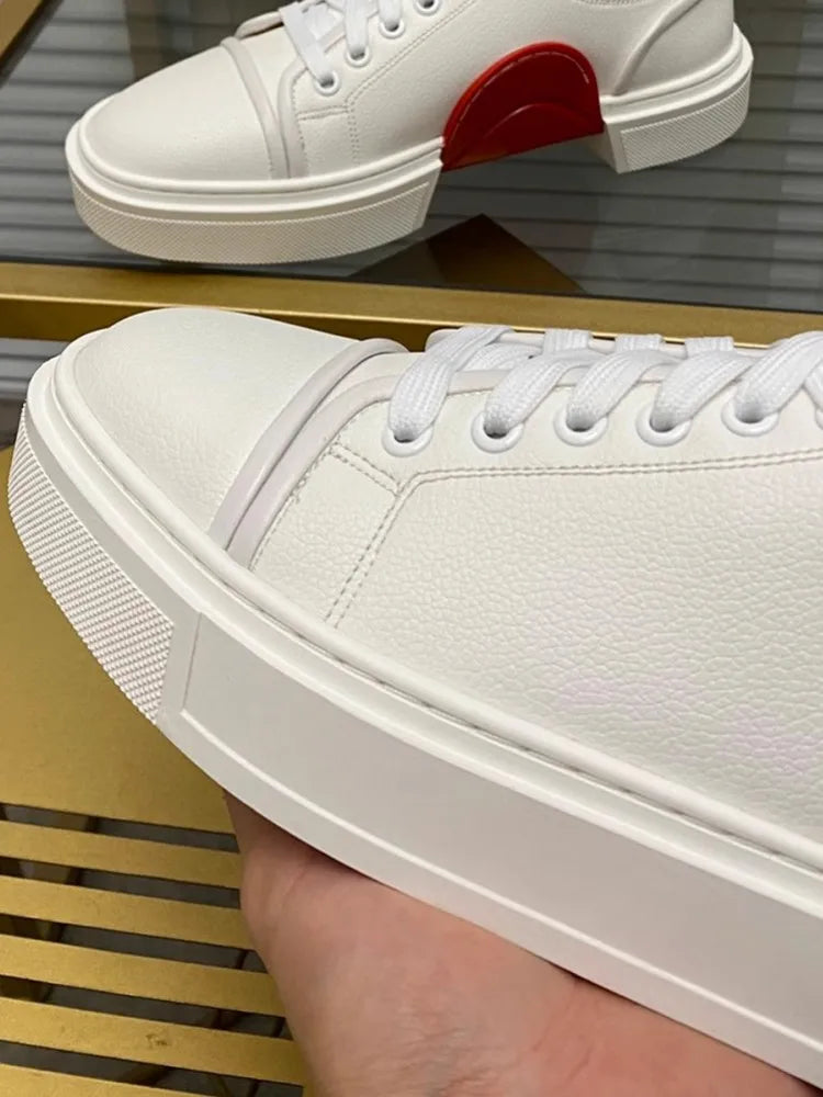 Elegante, raffinierte weiße Leder-Sneaker für anspruchsvolle Männer