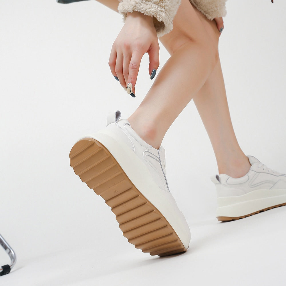 Weiße Plateau-Sneakers aus Leder für Damen – stilvolle Schuhe