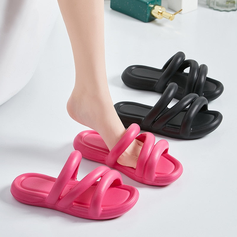 Flache trendige Sandalen für Damen für den Sommer