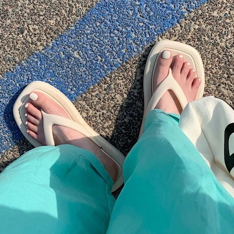 Stilvolle Strand-Flip-Flops für Damen