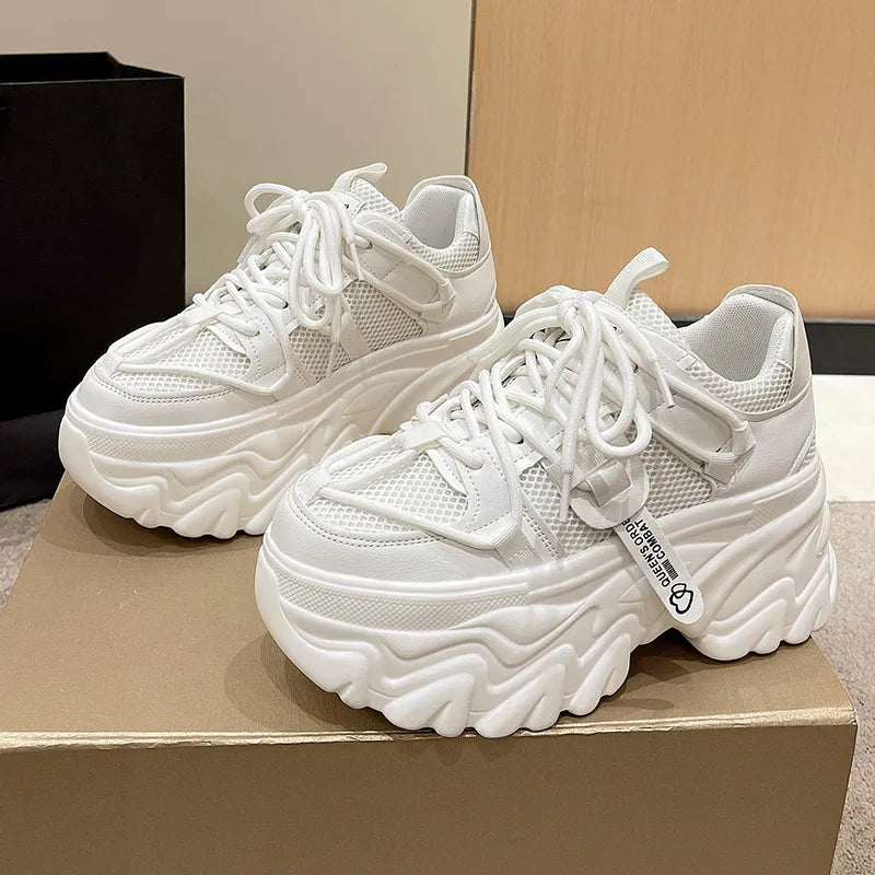 Klobige Sneakers mit 8 cm Absatz und einfarbiger Plateauschuhe für Damen