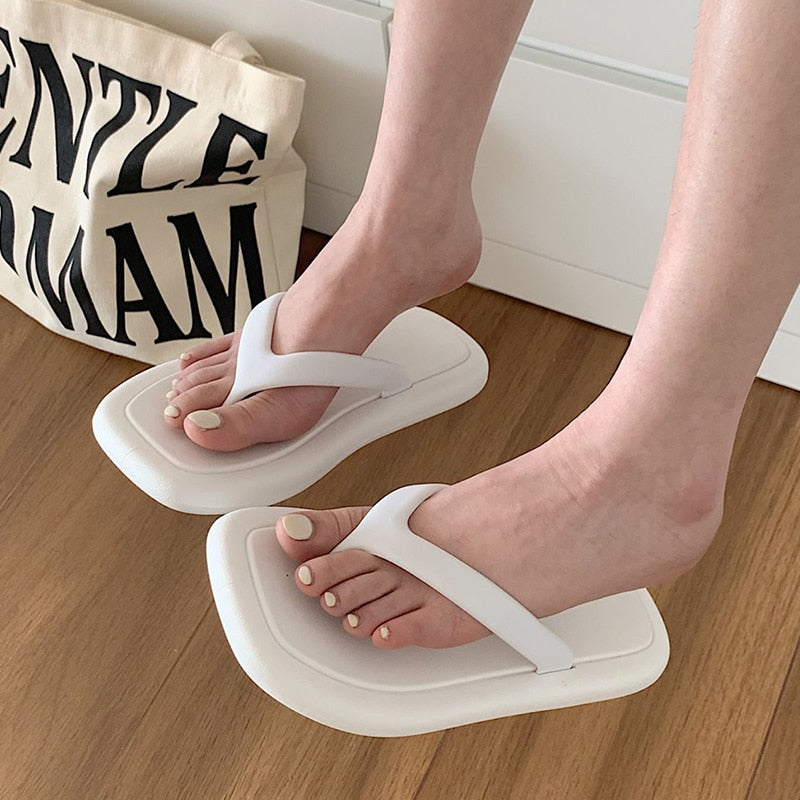 Stilvolle Strand-Flip-Flops für Damen